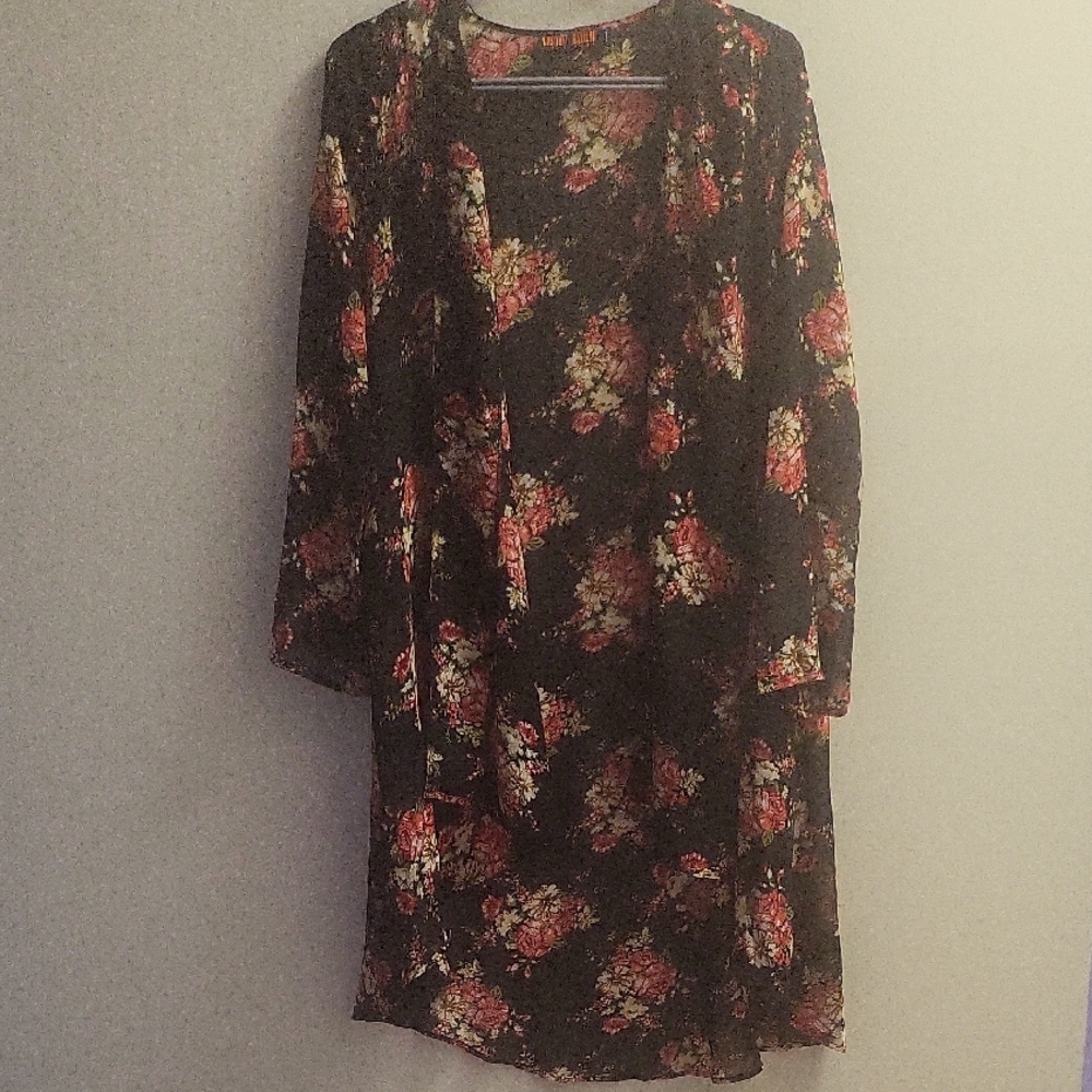 Love Tree Black and Red Floral Top